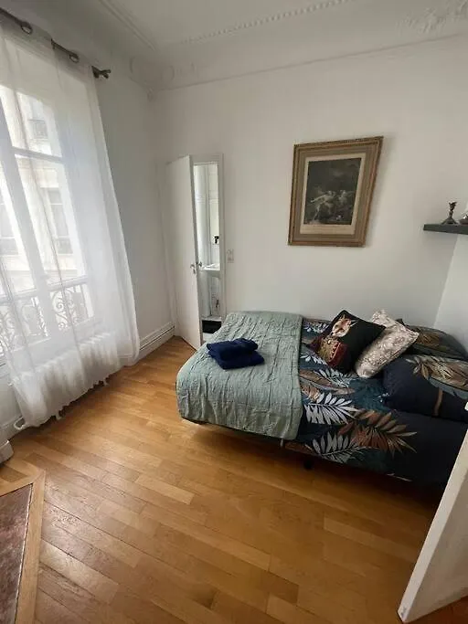 Guest Room Nearby Champs Elysees-1